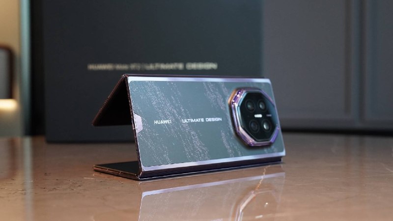 华为Mate XT2 首发上手：三折叠展开翅膀，从奇观走进日常