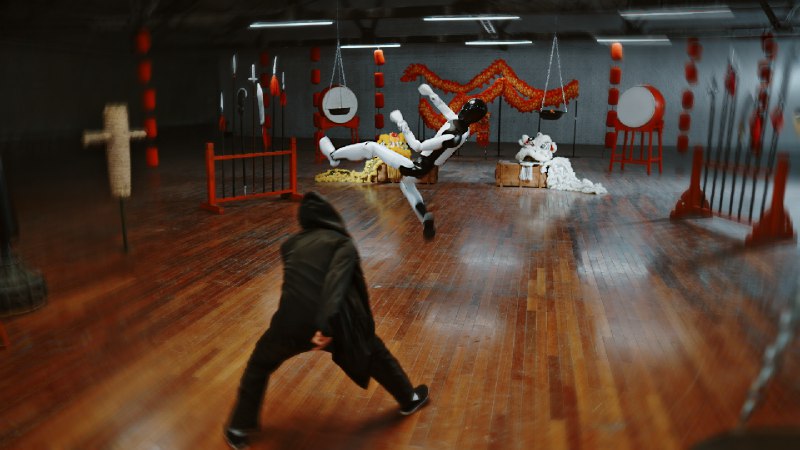 稚晖君最新机器人「凌空飞踢」震撼全网！智元远征 A3：我要一个打十个