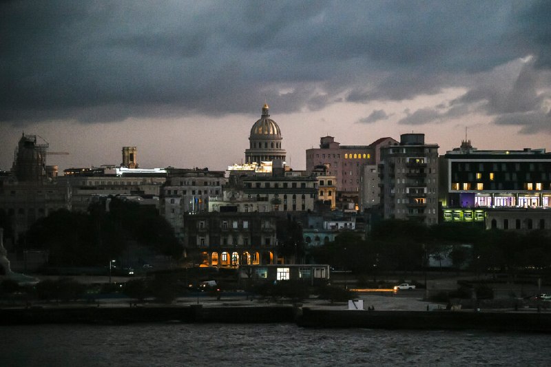 美国放行俄罗斯油轮，古巴获得能源“救命稻草”