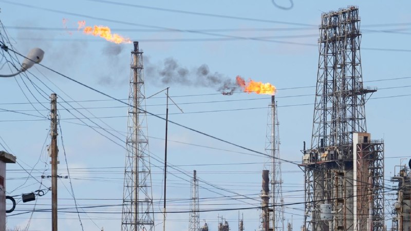 The Hole in Donald Trump’s Venezuelan Oil Strategy