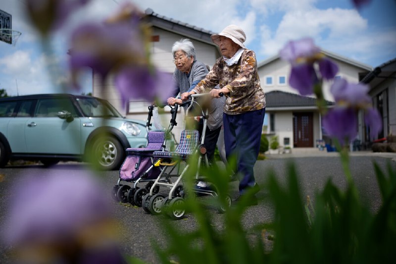 日本百岁老人数量突破10万，88%为女性
