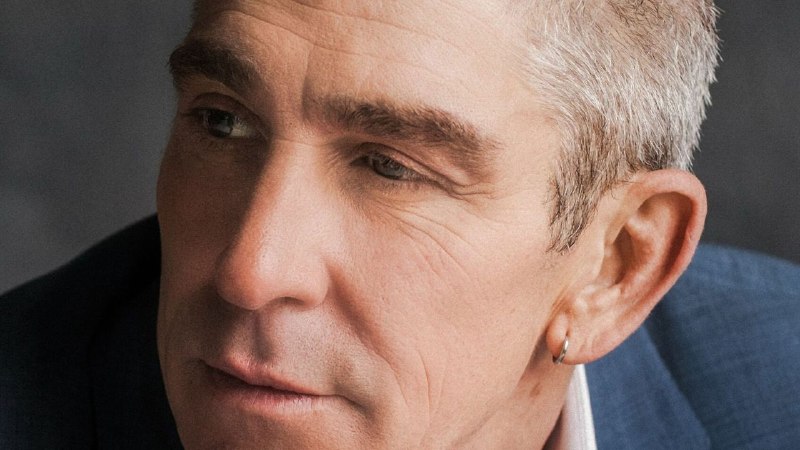 Richard Blanco Reads Elizabeth Bishop