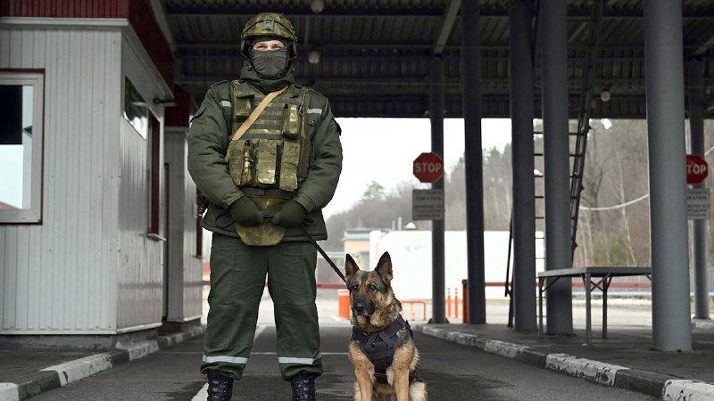 At the last open crossing, Ukrainians flee Russia’s annexation