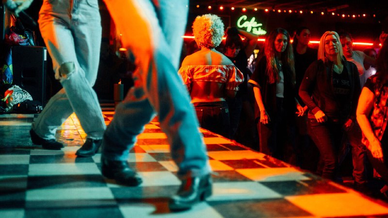 The latest viral choreography craze? Line dancing