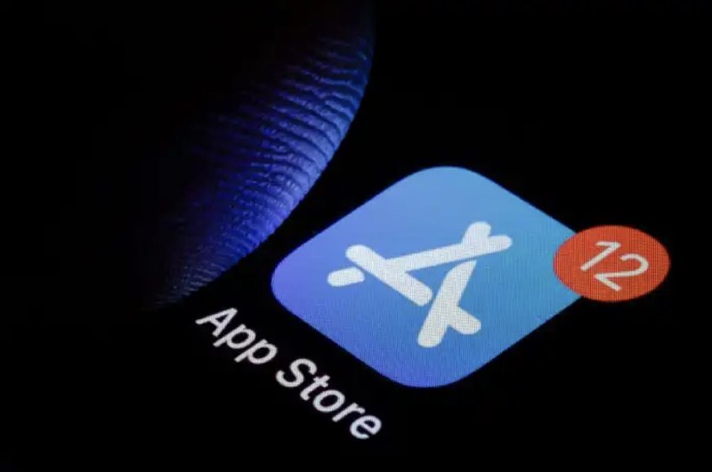 苹果，Vibe Coding 最严厉的父亲
