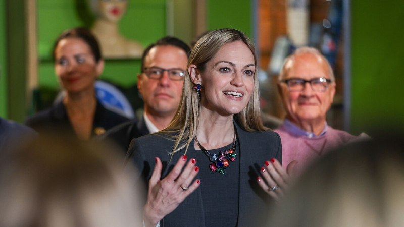 Checks and Balance newsletter: Can Democrats win by fighting graft?