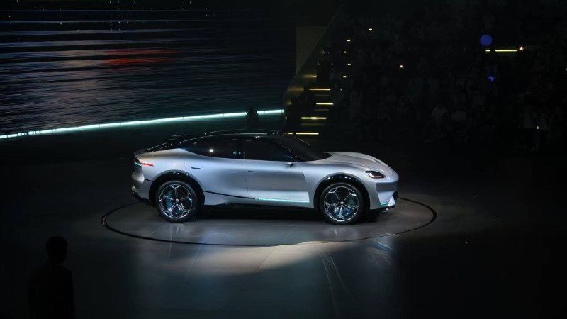 赛力斯联手火山引擎！全新品牌 AIVA 发布，概念车同步亮相