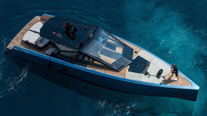 A Chinese high-seas misadventure in luxury yachts