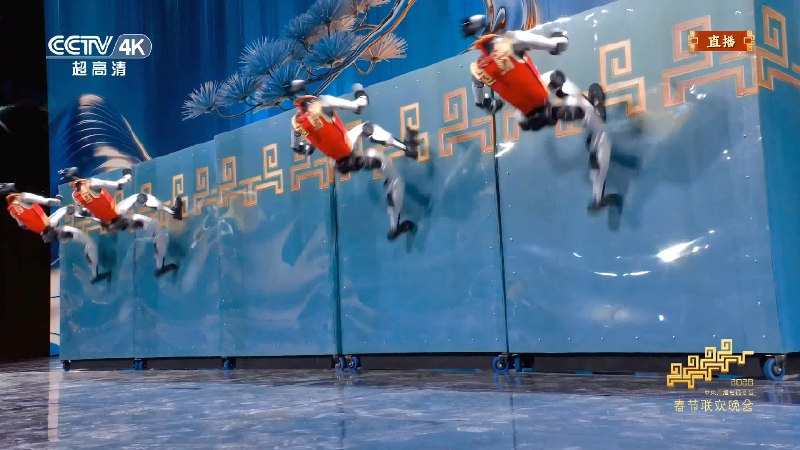 春晚机器人炸翻外网！老外逐帧研究真假：直呼 amazing