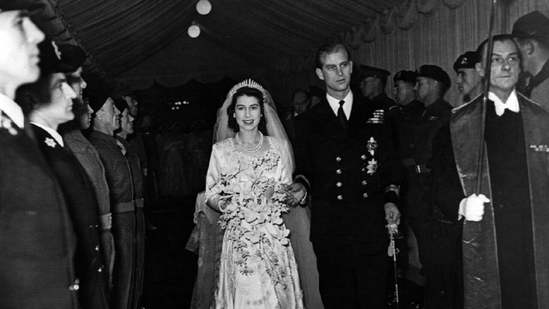 Plot Twist newsletter: The art of royal dressing