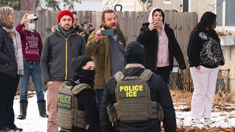 How Democrats aim to curb ICE without losing votes