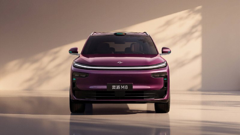 东风奕派 M8 首秀：集合了东风、华为乾崑、宁德时代三方资源的大六座 SUV