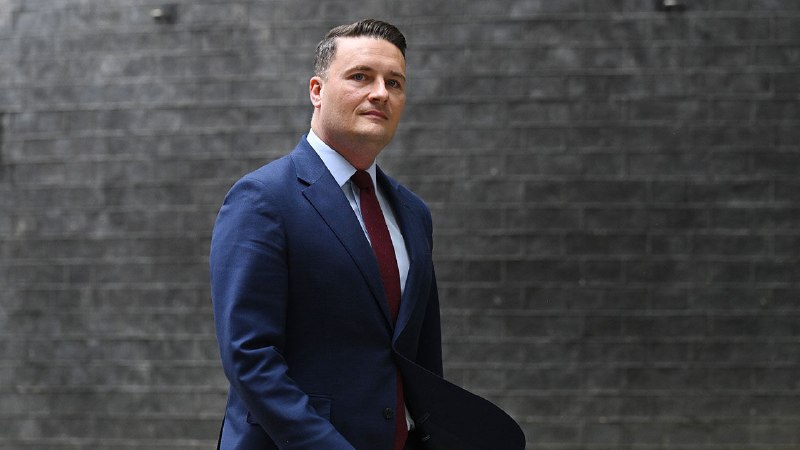 Wes Streeting wields the knife