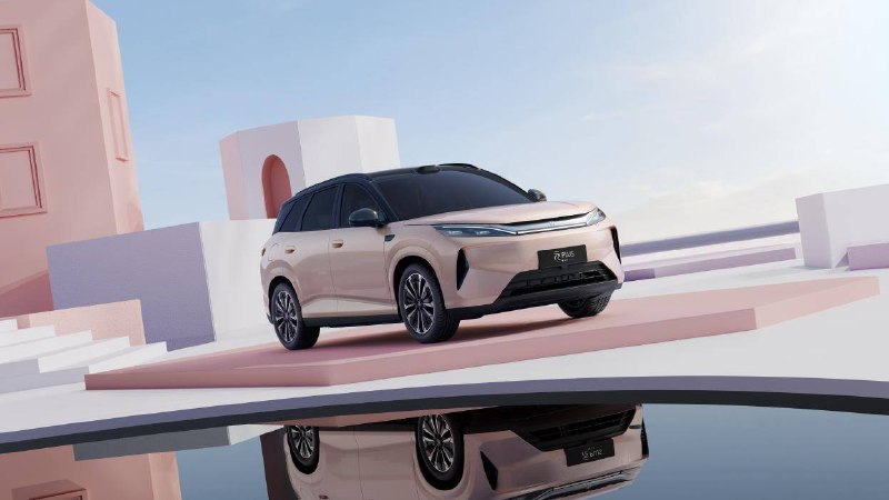 第三代比亚迪元 PLUS 亮相：A级纯电 SUV 进入更细分的年轻化竞争丨北京车展