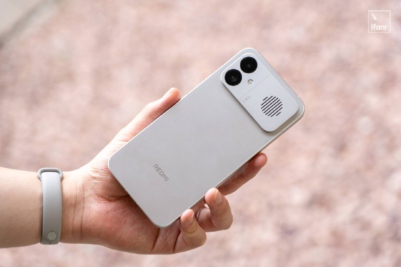 REDMI K90 Max 体验：内置风扇加独显，用最直接的方式造一台性能旗舰
