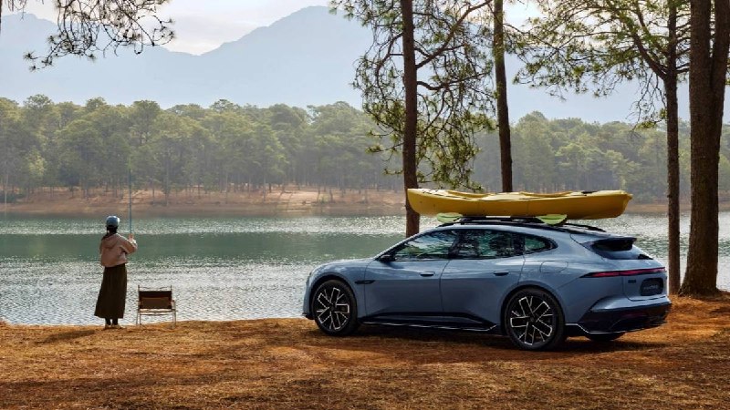 21.99 万元起！自研太行底盘+华为满血智驾，阿维塔 06T 是目前「最优雅」旅行车