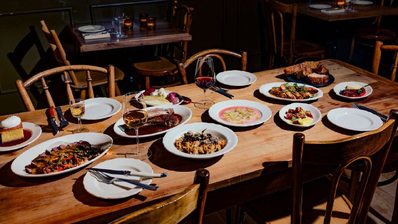 A Greenwich Village Dining Room That Feels Far from the TikToking Crowd