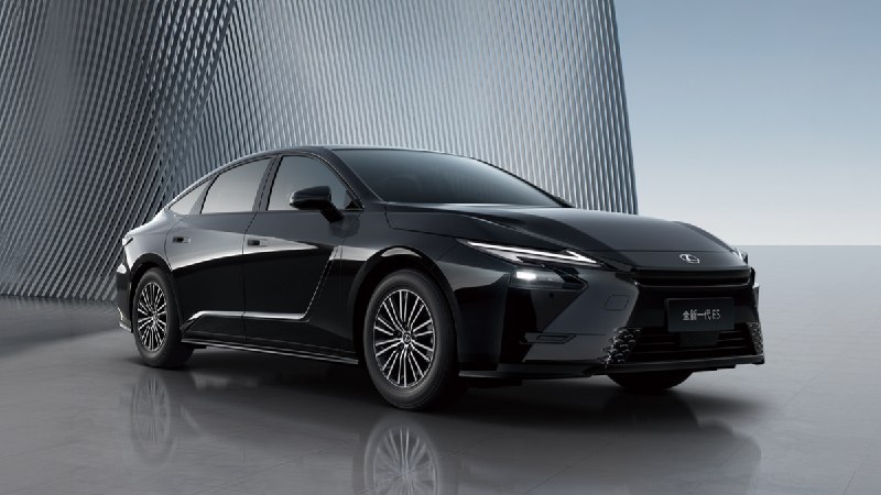 预售 30.88 万元起，全新雷克萨斯 ES 登场，加长 165 mm，设计大变样