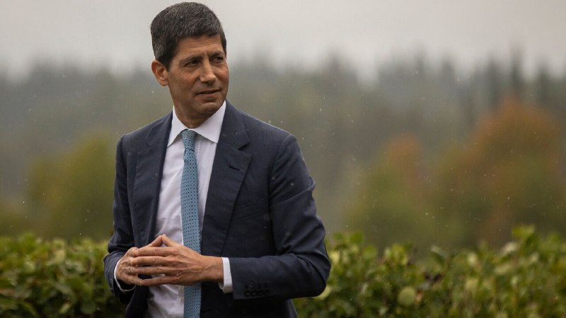 Kevin Warsh tries being a normal central banker