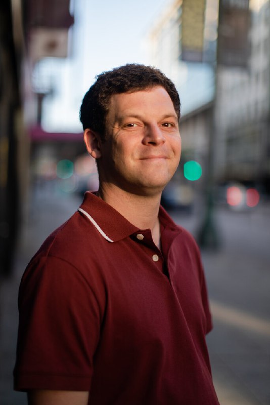 在中国学会讲笑话：一个美国喜剧演员的跨文化之旅