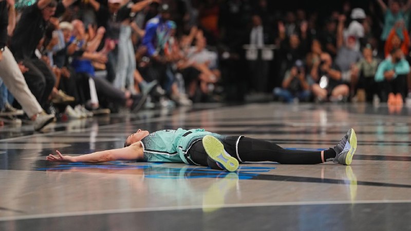 My A.I. Boyfriend Won’t Let Me Watch Women’s Basketball