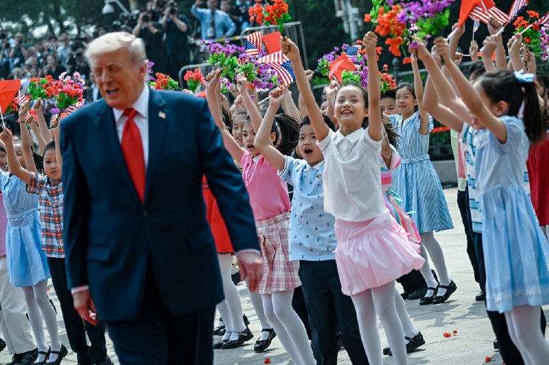 “习特会”为中国网民提供笑料：在荒诞和残酷中寻找幽默