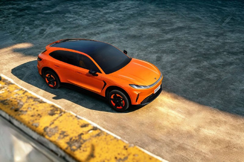 像素级抄袭小米？13 万的极狐阿尔法 T7 边翻车边庆功