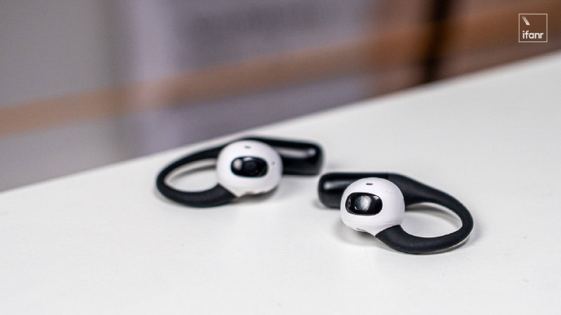 带摄像头的 AI 耳机能替代 iPhone 吗？我戴了 72 小时之后有了答案