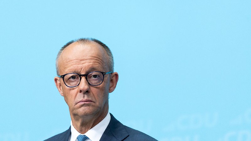 What should Germany do about its rising right?