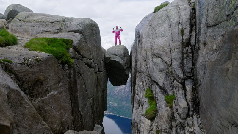 Has Taking the Perfect Photo Ruined Tourism in “The Spectacle”?