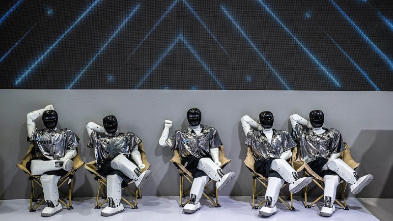China is training up thousands of humanoid robots