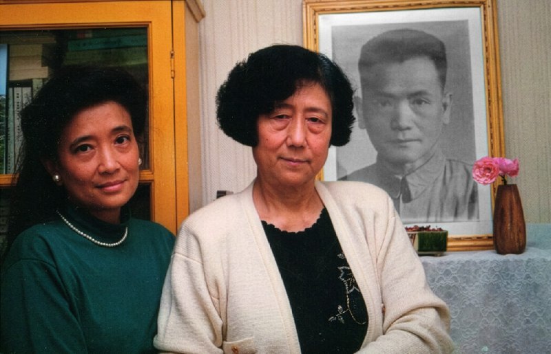文革幸存者、《鸿：三代中国女人的故事》主人公逝世