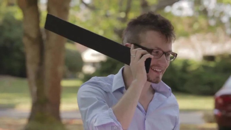 AI 硬件时代，手机不会轻易的狗带｜AI 器物志