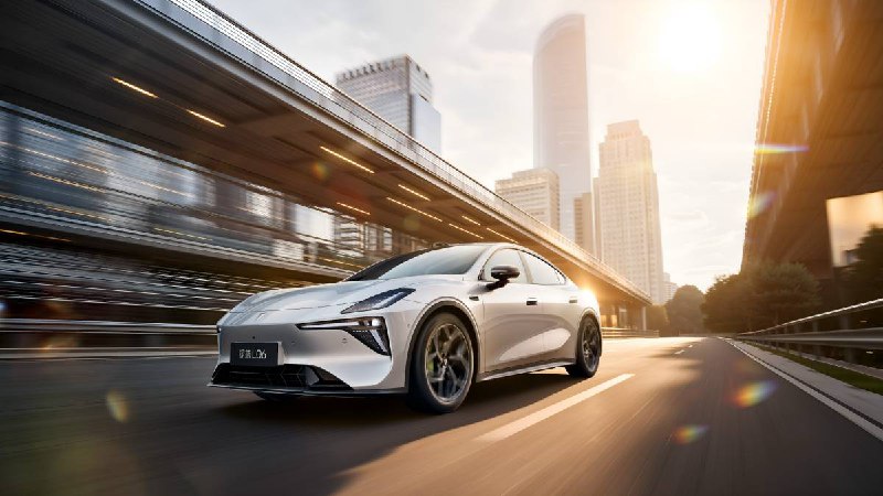 13.29万起售，深蓝 L06 订单1小时破2万！麋鹿测试成绩超越保时捷 911