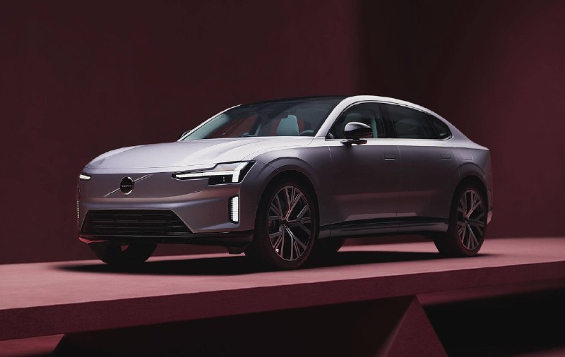 沃尔沃把「油、电、混」都摆上北京车展，99 岁的安全牌还要继续打丨北京车展