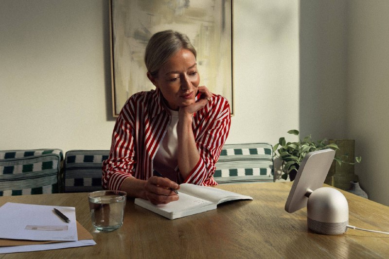 苹果第一个 AI 机器人，可能是个能动的 HomeView