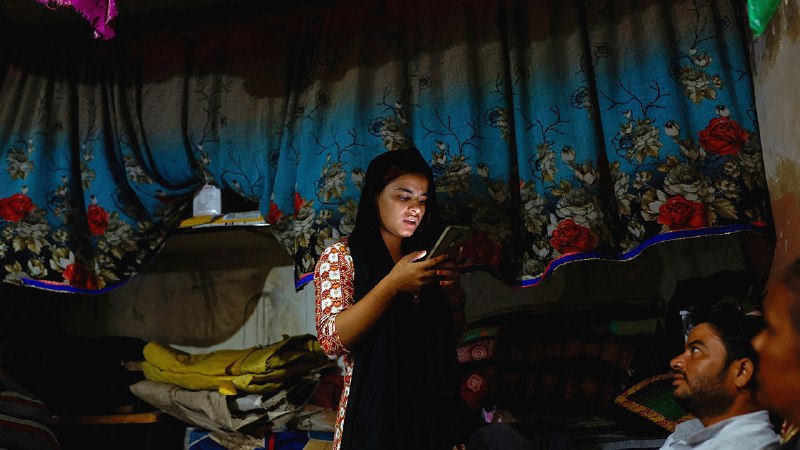 Smartphones and AI are remaking rural India