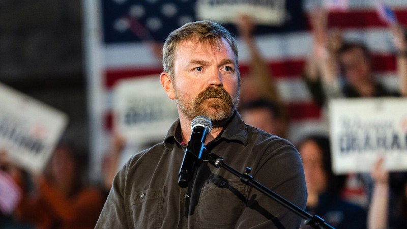 Democrats are in a mad rush to replace their Senate candidate in Maine