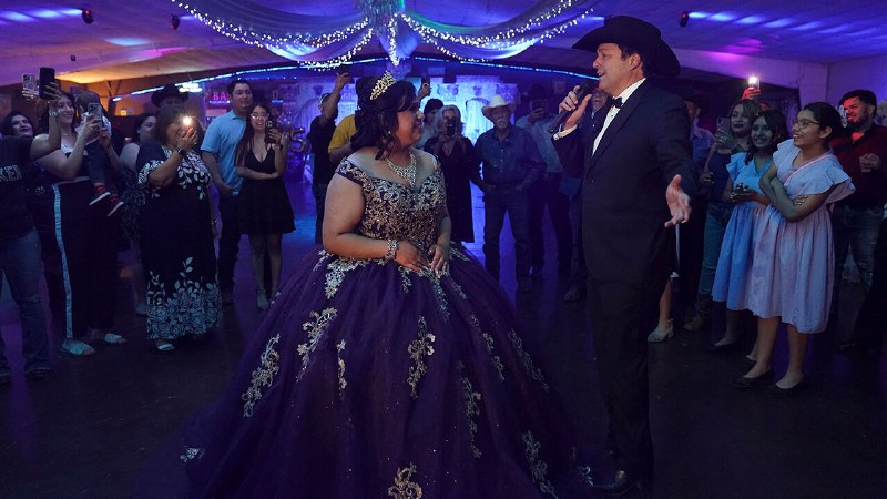 Lessons for Democrats from a candidate who sings and shoots