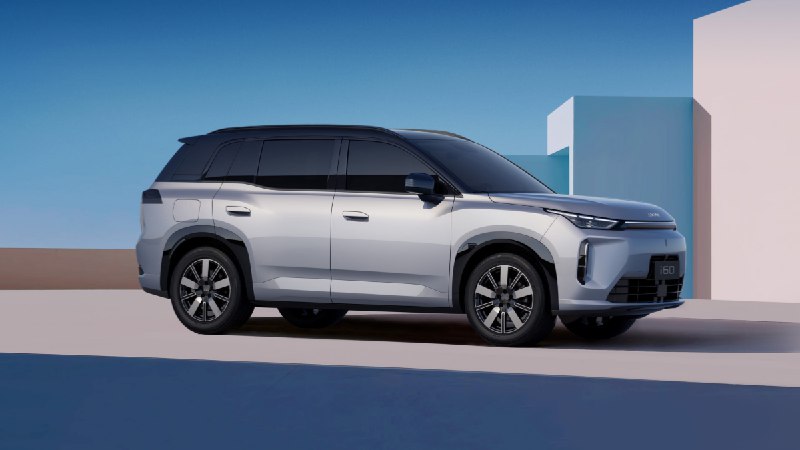 以增程缓解焦虑，「换壳」霸王龙埃安 i60 预售 11.98 万元起