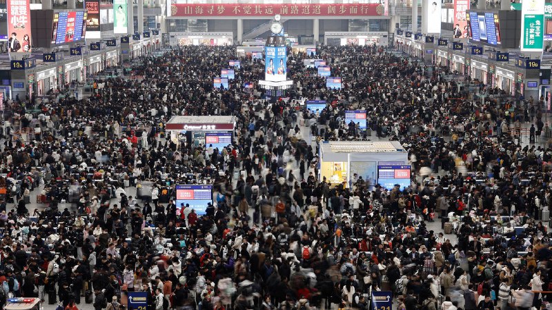 Mapping China’s holiday rush