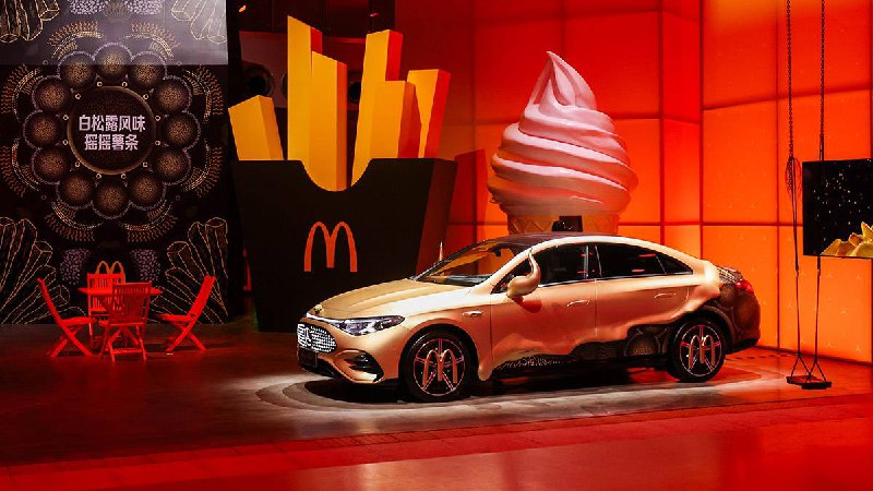 牵手王楚钦，联名麦当劳，奔驰想和年轻人「麦驰」一下