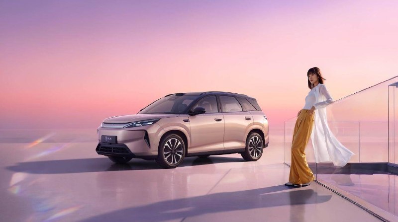 第三代元 PLUS 上市：12 万级纯电 SUV，想成为世界级「六边形战士」
