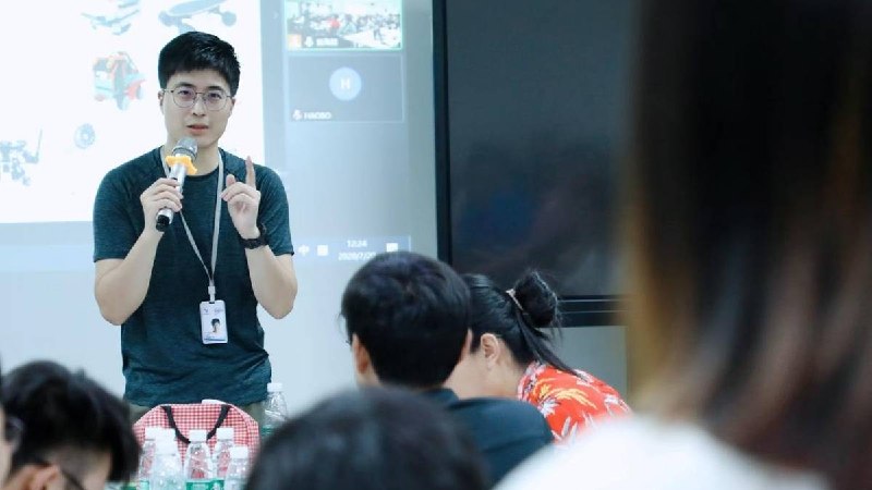 对话云鲸创始人张峻彬：2 年之后，扫地机器人就有「手」干更多活了