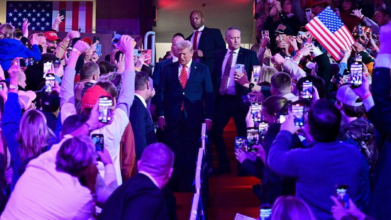 The US in Brief: Friends with benefits