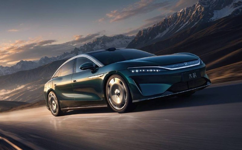 纯电续航破千！比亚迪大汉 23.59 万元起，看齐全尺寸行政旗舰