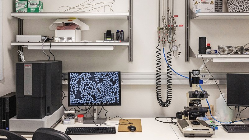 Could microscopic spheres of silica help cool the planet?