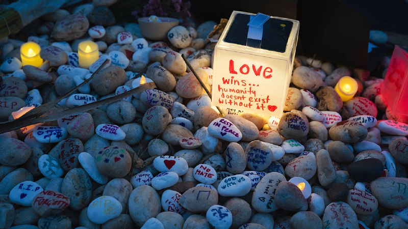 An Israeli visit to the site of the Bondi attack tests Australia