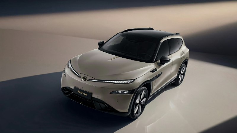 工信部 11 月新车曝光：大众与小鹏「爱情结晶」车型亮相；上汽大通「电改油」装上摩托发动机