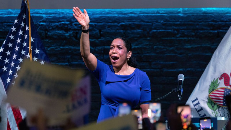 The US in Brief: Dollars and Democrats in Illinois